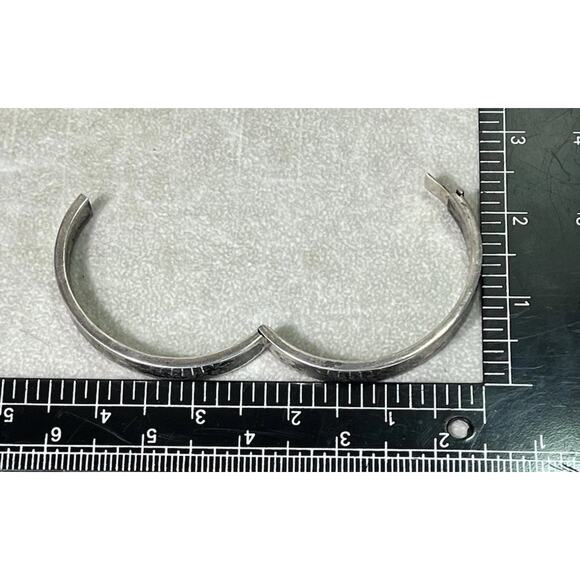 Vintage Southwestern Sterling Silver 9mm Wide Thick Hinged Bangle Bracelet 7” - Picture 14 of 15